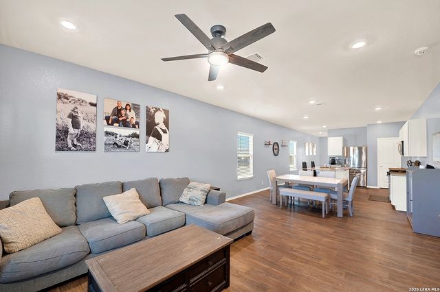 4347 Lake Ritter, St Hedwig, TX 78152