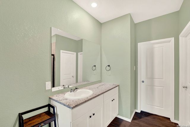 4347 Lake Ritter, St Hedwig, TX 78152