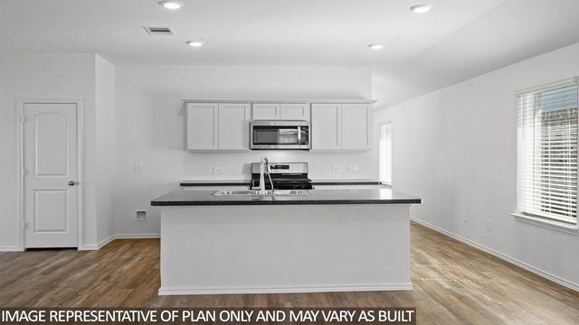 4101 Bronco Station, League City, TX 77573