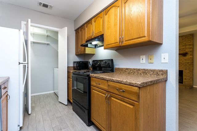 9 Foster Court, Mansfield, TX 76063