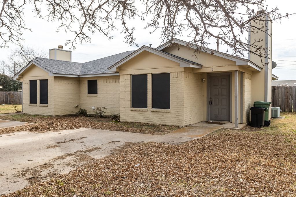 9 Foster Court, Mansfield, TX 76063
