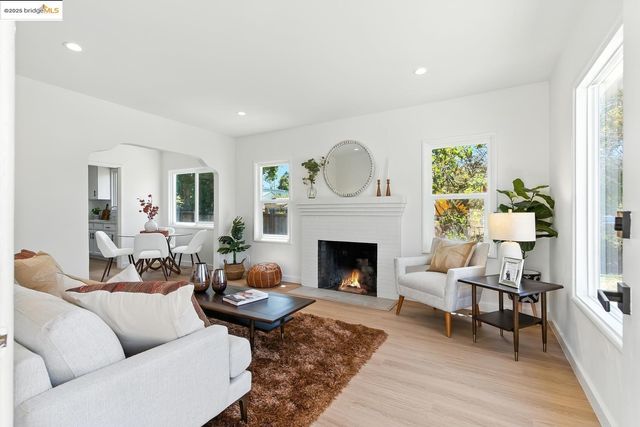6124 Santa Cruz AVE, Richmond, CA 94804