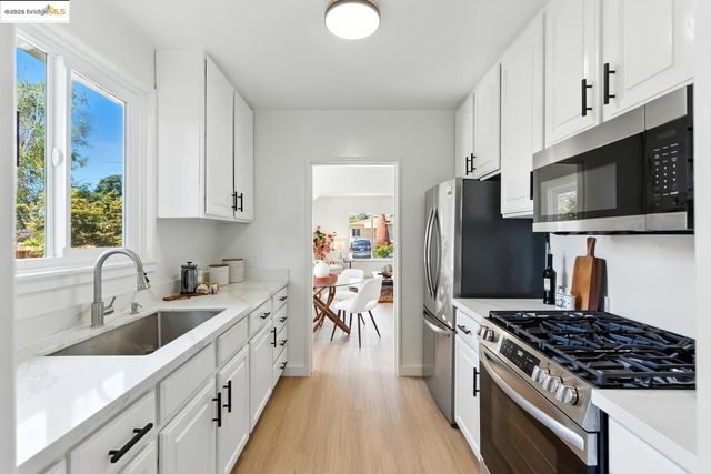6124 Santa Cruz AVE, Richmond, CA 94804