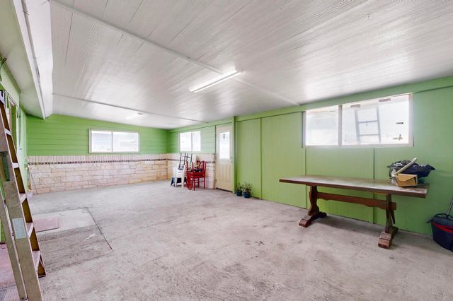 9805 Grady Lane, Dallas, TX 75217