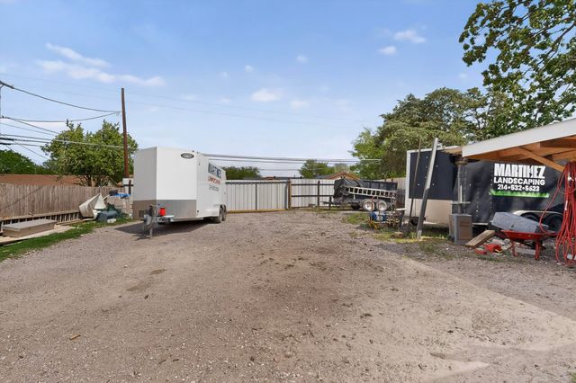 9805 Grady Lane, Dallas, TX 75217