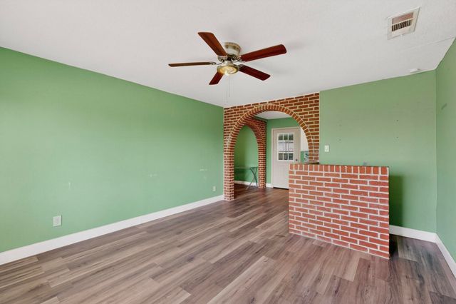 9805 Grady Lane, Dallas, TX 75217