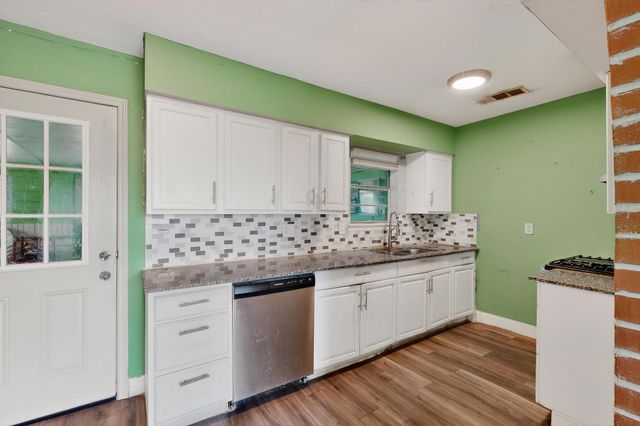 9805 Grady Lane, Dallas, TX 75217