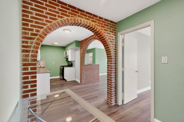 9805 Grady Lane, Dallas, TX 75217