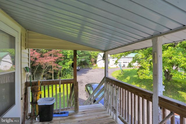 2040 CREEK RD, Glenmoore, PA 19343