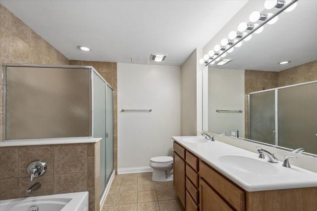 300 E Church Street 307, Libertyville, IL 60048