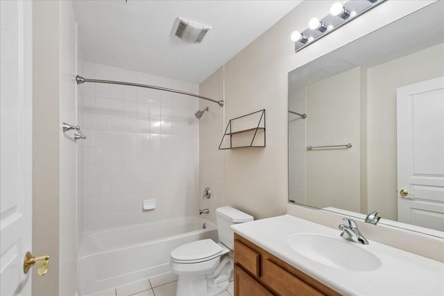 300 E Church Street 307, Libertyville, IL 60048