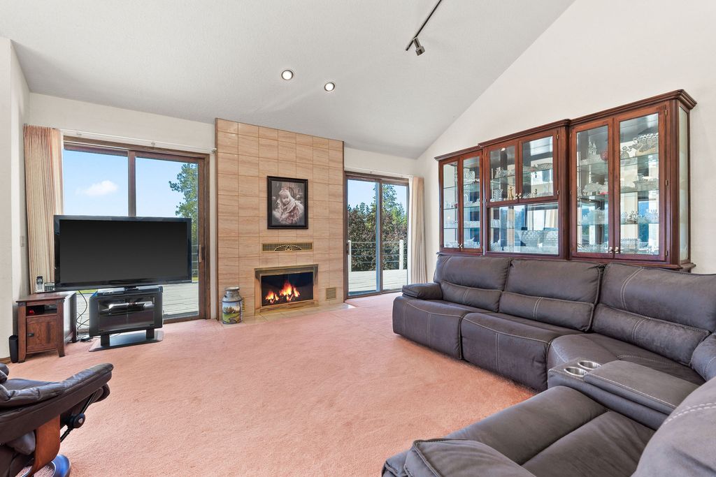 33676 Hilltop Terrace, Bigfork, MT 59911 photo 14