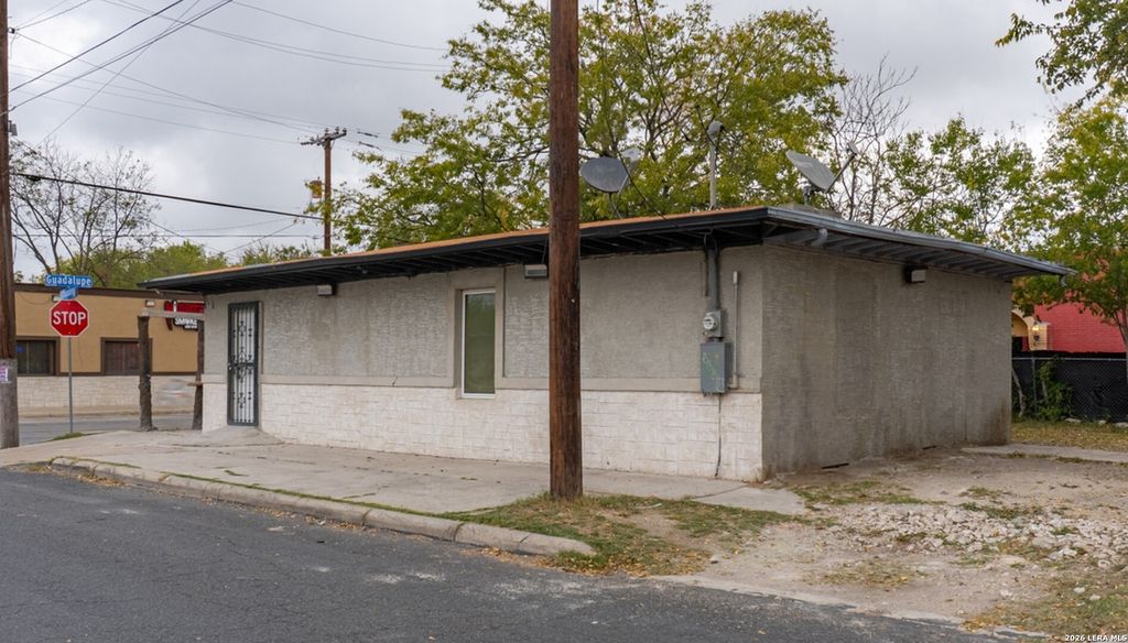 2126 Guadalupe, San Antonio, TX 78207