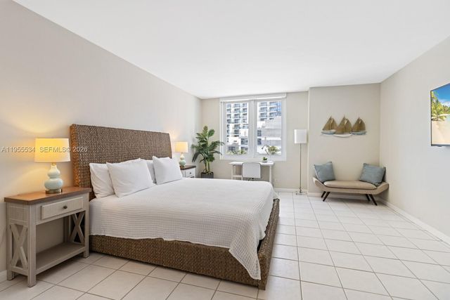 2301 Collins Ave 404, Miami Beach, FL 33139