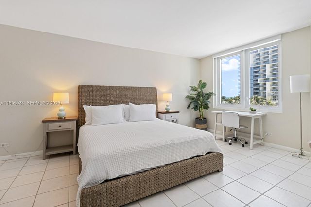 2301 Collins Ave 404, Miami Beach, FL 33139