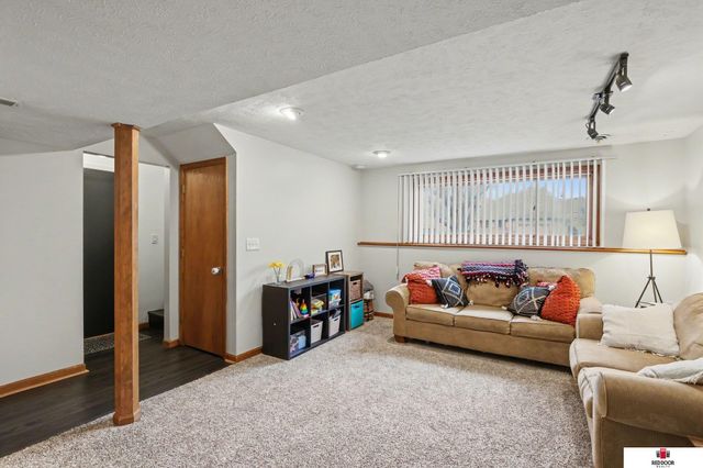 5216 Ascot Circle, Lincoln, NE 68516