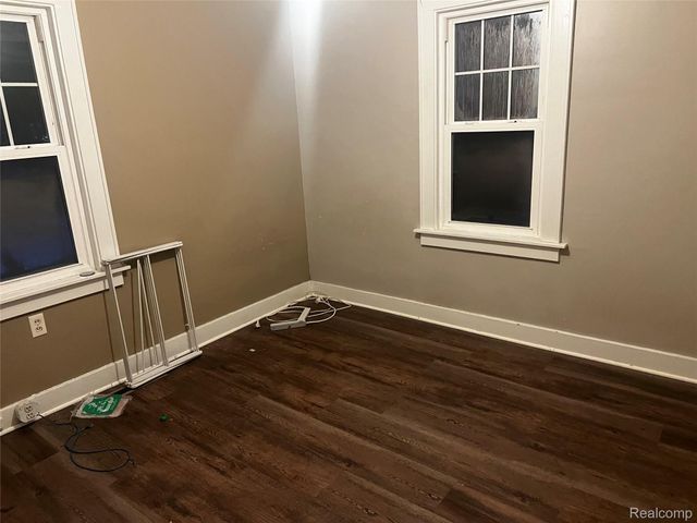 2064 Wyoming Avenue Sw, Wyoming, MI 49519