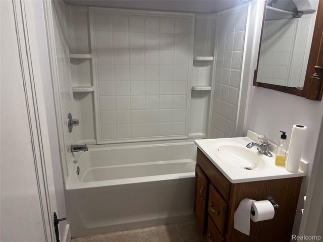 2064 Wyoming Avenue Sw, Wyoming, MI 49519