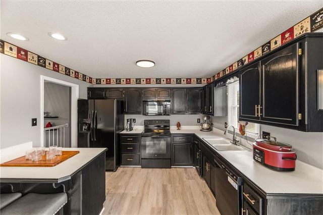 1709 Park Lane, Kearney, MO 64060