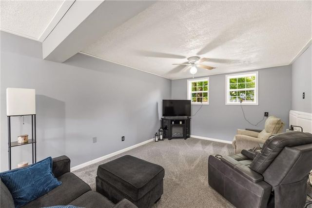 1709 Park Lane, Kearney, MO 64060