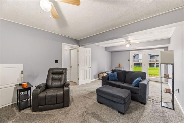1709 Park Lane, Kearney, MO 64060