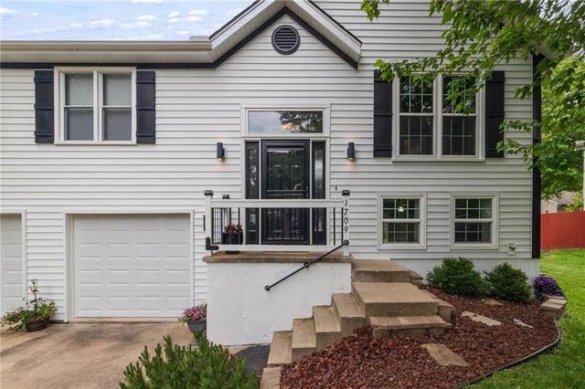 1709 Park Lane, Kearney, MO 64060