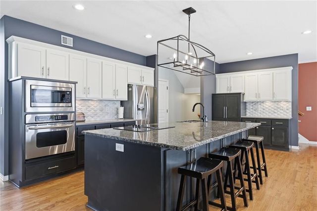 5911 Theden Street, Shawnee, KS 66218