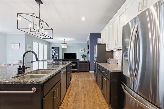5911 Theden Street, Shawnee, KS 66218