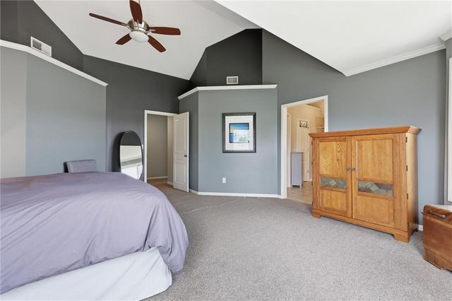 5911 Theden Street, Shawnee, KS 66218