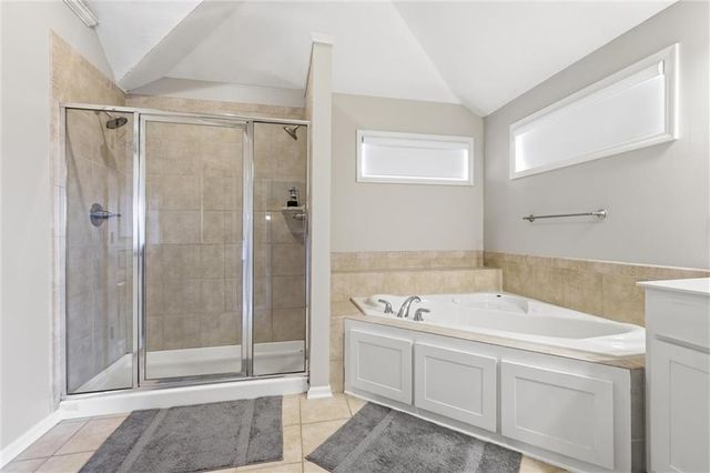 5911 Theden Street, Shawnee, KS 66218