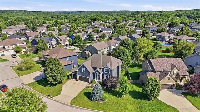 5911 Theden Street, Shawnee, KS 66218