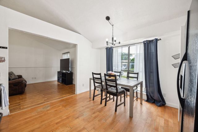 3812 Longmeadow Way, Fort Worth, TX 76133