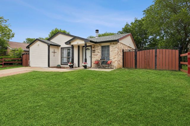 3812 Longmeadow Way, Fort Worth, TX 76133