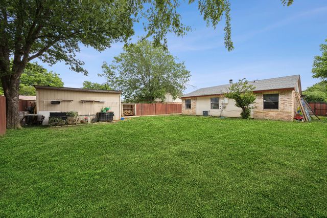 3812 Longmeadow Way, Fort Worth, TX 76133