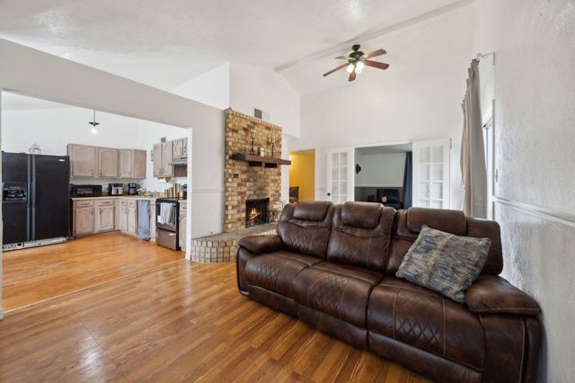 3812 Longmeadow Way, Fort Worth, TX 76133