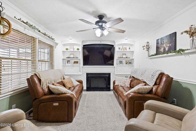 10204 Hearthstone Ct, Louisville, KY 40272