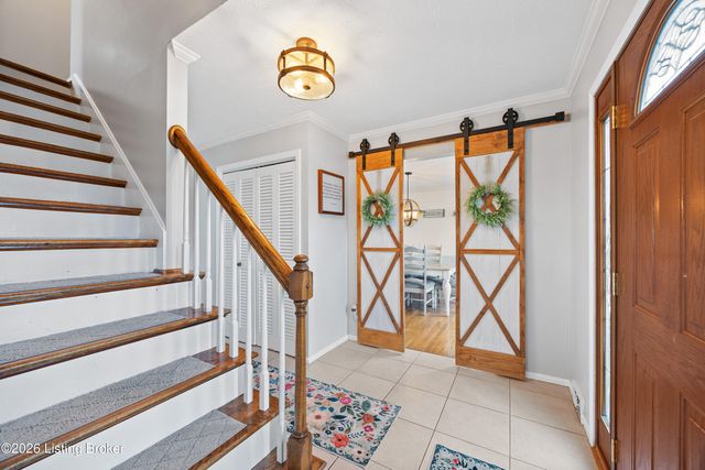 10204 Hearthstone Ct, Louisville, KY 40272