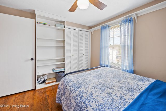 10204 Hearthstone Ct, Louisville, KY 40272