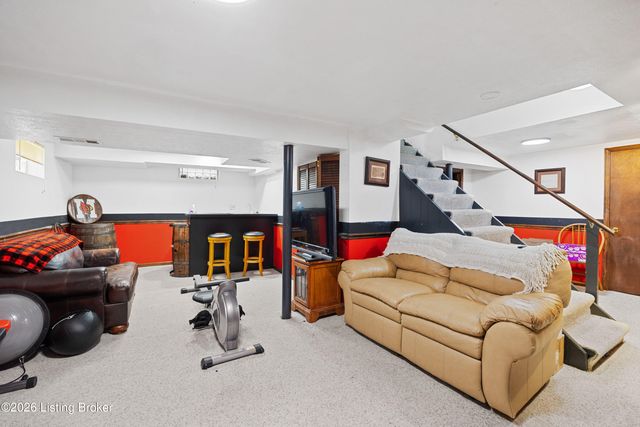 10204 Hearthstone Ct, Louisville, KY 40272