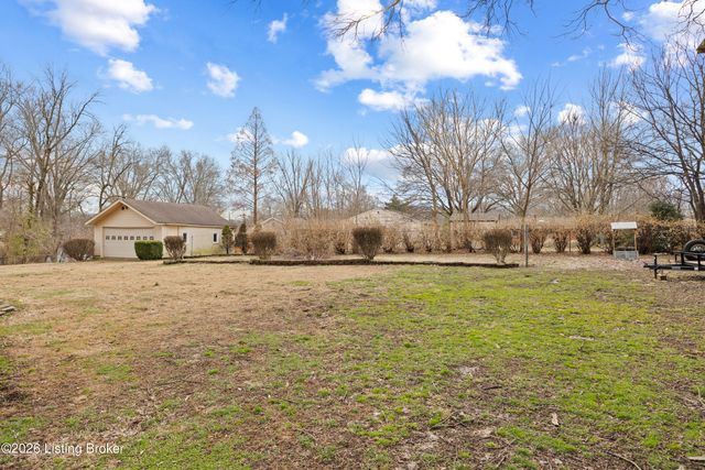 10204 Hearthstone Ct, Louisville, KY 40272