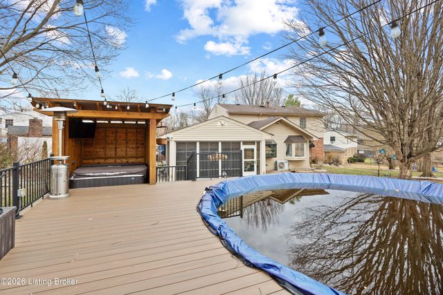 10204 Hearthstone Ct, Louisville, KY 40272