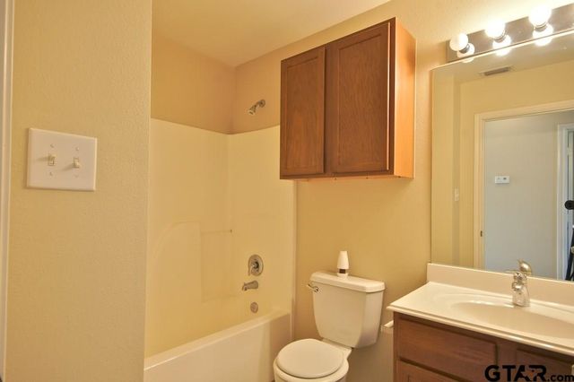 703 Memory Ln, Whitehouse, TX 75791