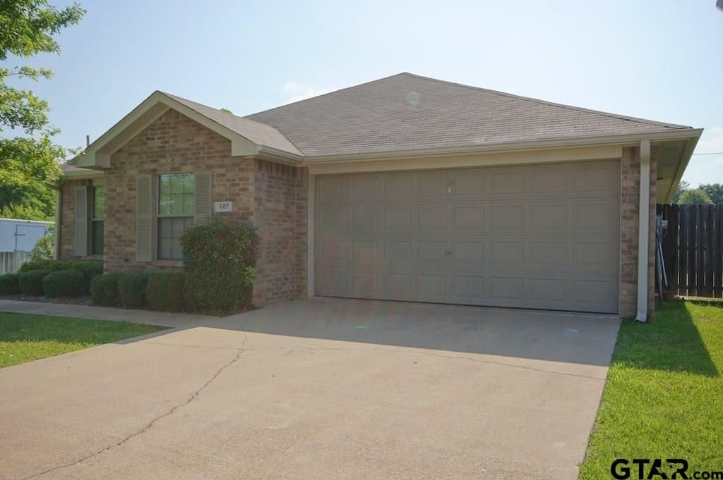 703 Memory Ln, Whitehouse, TX 75791