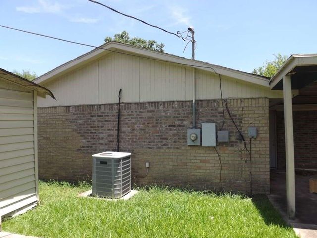601 N 12th Street, La Porte, TX 77571