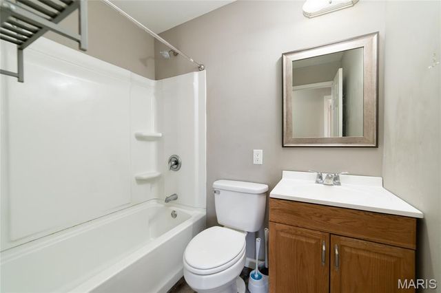 700 Sherwood Drive, Florissant, MO 63031