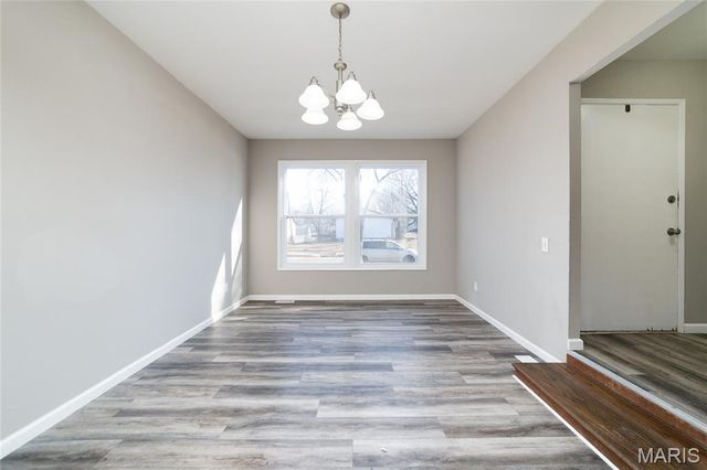 700 Sherwood Drive, Florissant, MO 63031