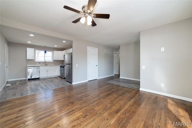 700 Sherwood Drive, Florissant, MO 63031