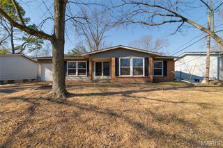 700 Sherwood Drive, Florissant, MO 63031