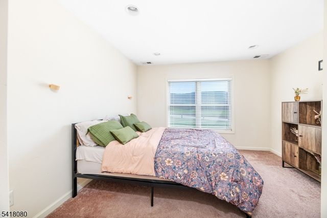 5 Bramble Ct, Hardyston Twp., NJ 07419