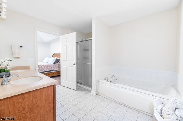 5 Bramble Ct, Hardyston Twp., NJ 07419